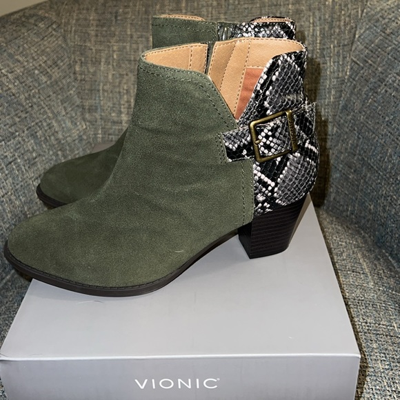 Vionic heeled bootie - Picture 2 of 10